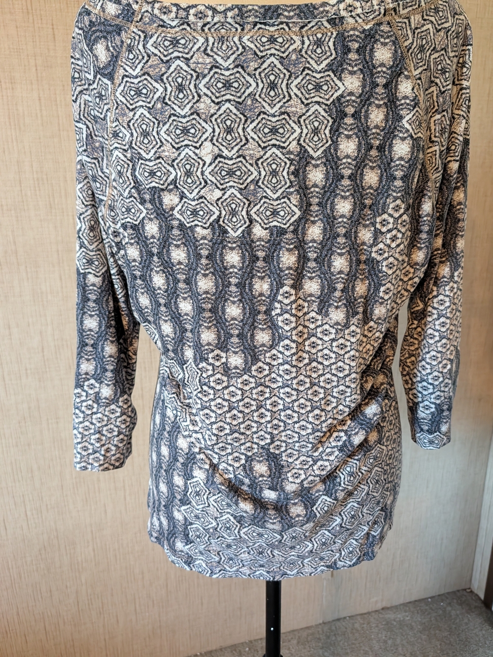 Liz Claiborne Navy and White Patterned Scoop-Neck Tunic - Picture 3 of 7